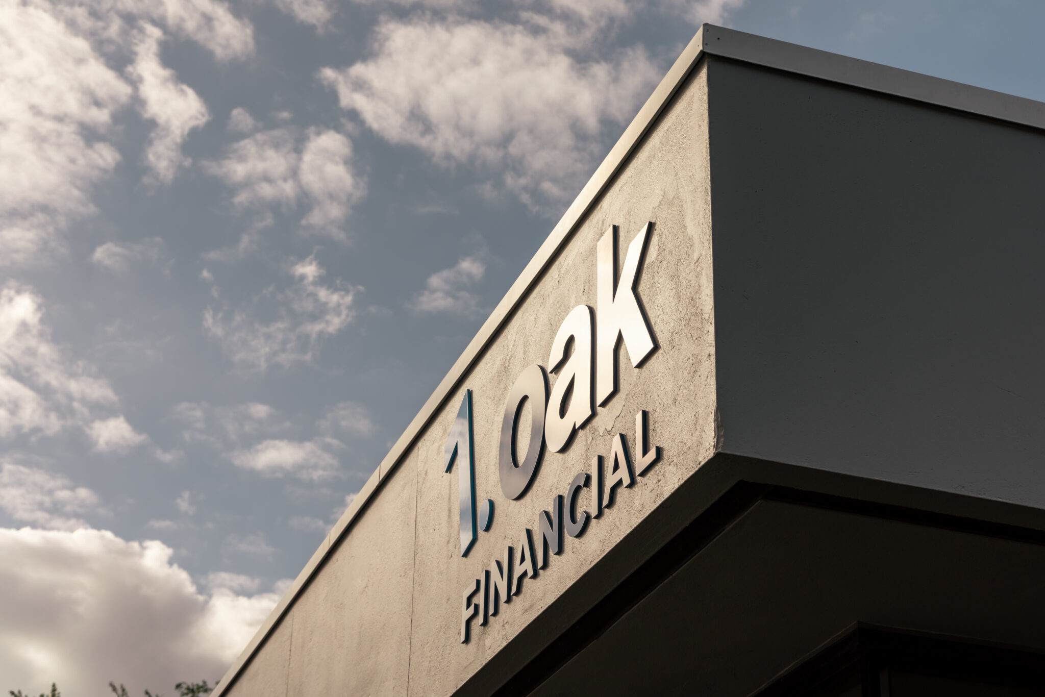 1.oak Financial building image captured by a camera outside